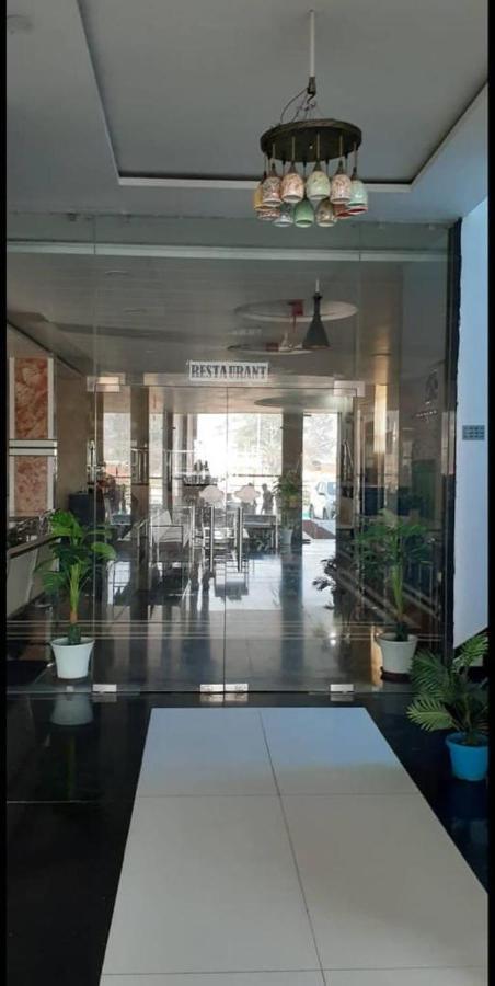 Hotel Royal Country Club Varanasi Esterno foto