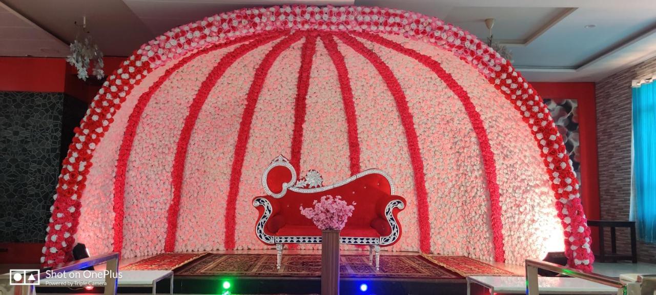 Hotel Royal Country Club Varanasi Esterno foto